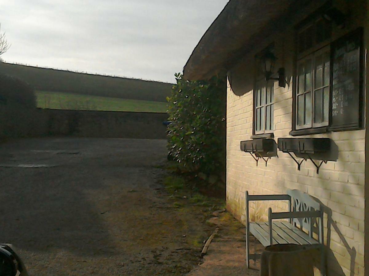 The Crown Inn Alvediston Экстерьер фото