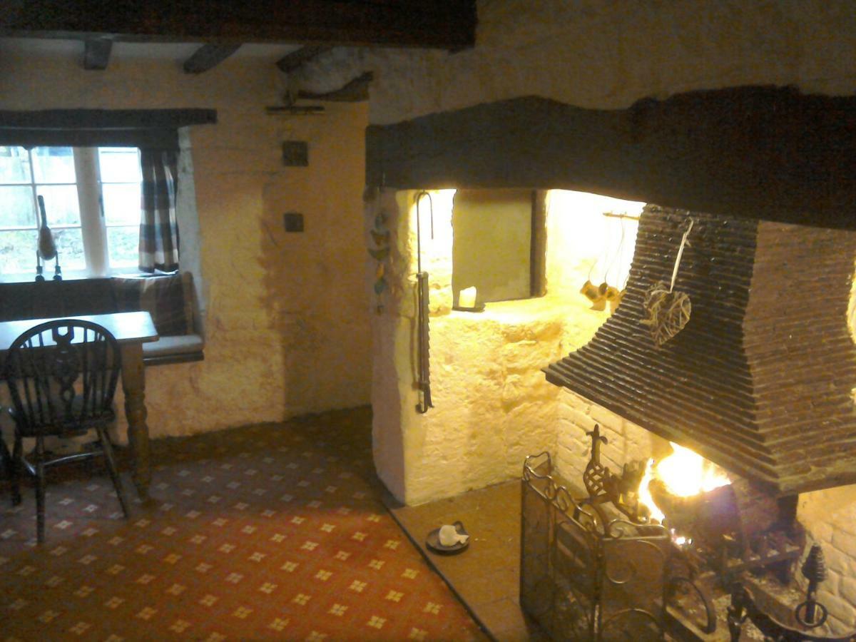 The Crown Inn Alvediston Экстерьер фото
