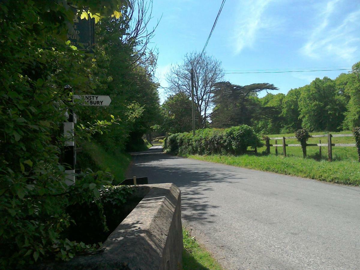 The Crown Inn Alvediston Экстерьер фото