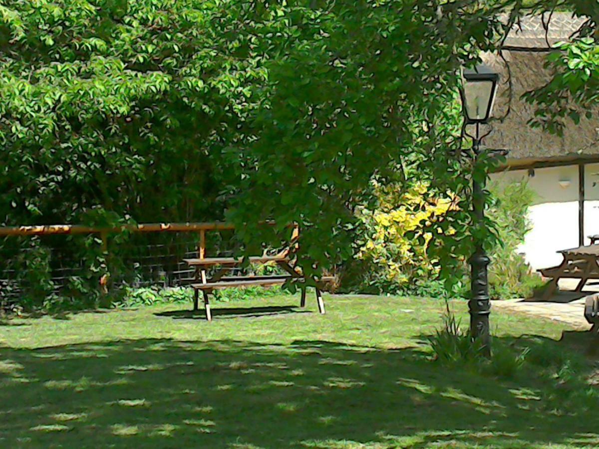 The Crown Inn Alvediston Экстерьер фото