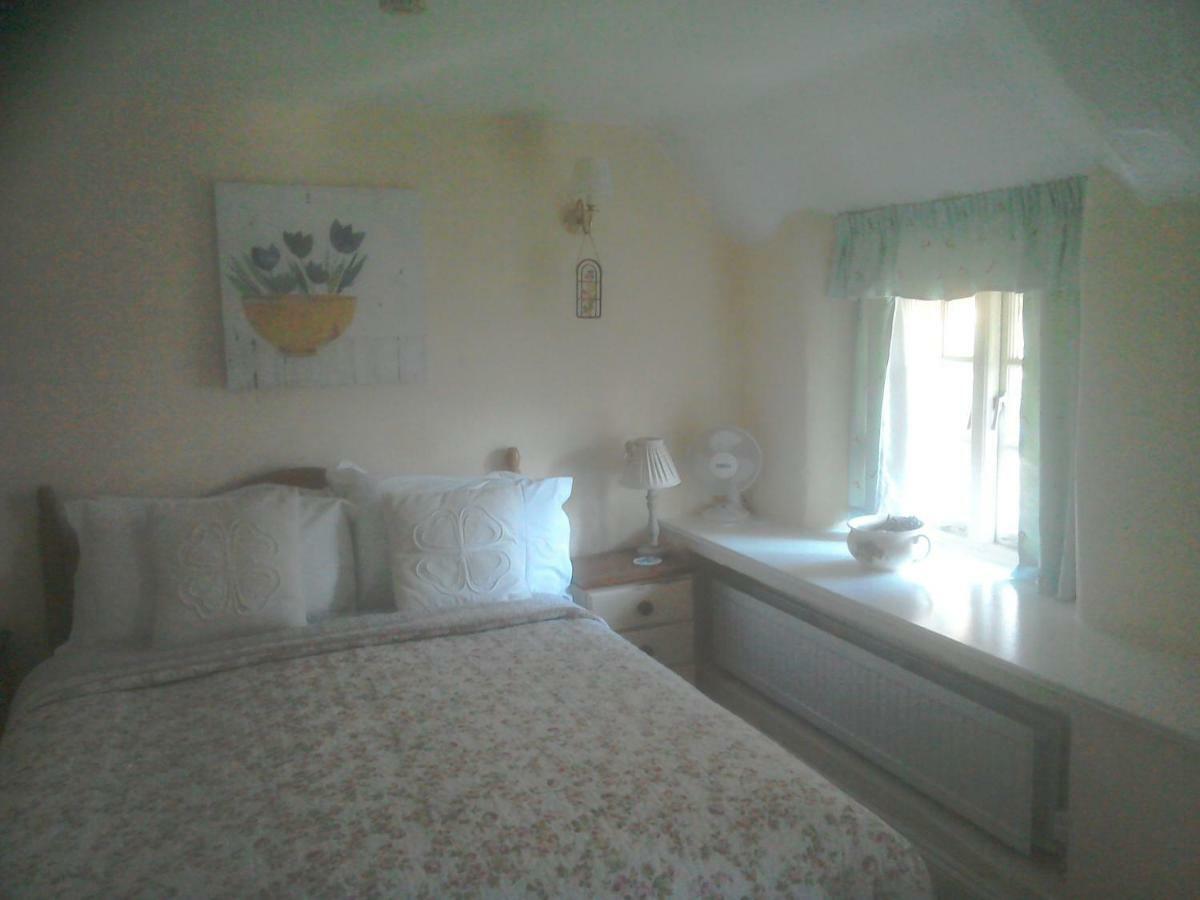 The Crown Inn Alvediston Экстерьер фото