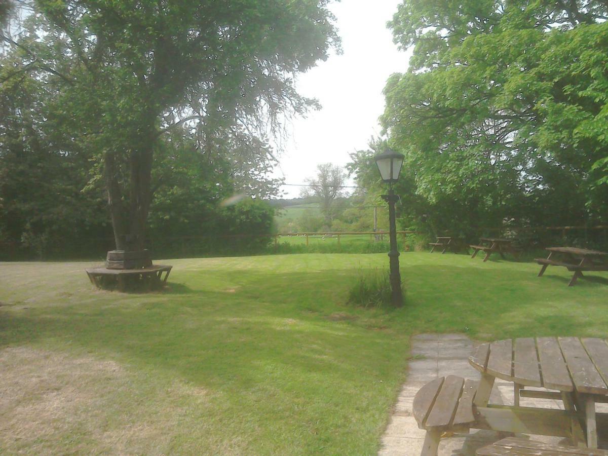 The Crown Inn Alvediston Экстерьер фото