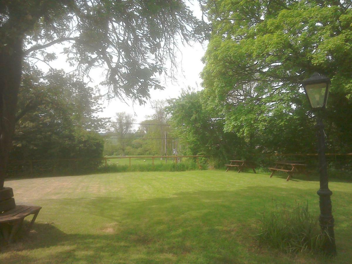 The Crown Inn Alvediston Экстерьер фото